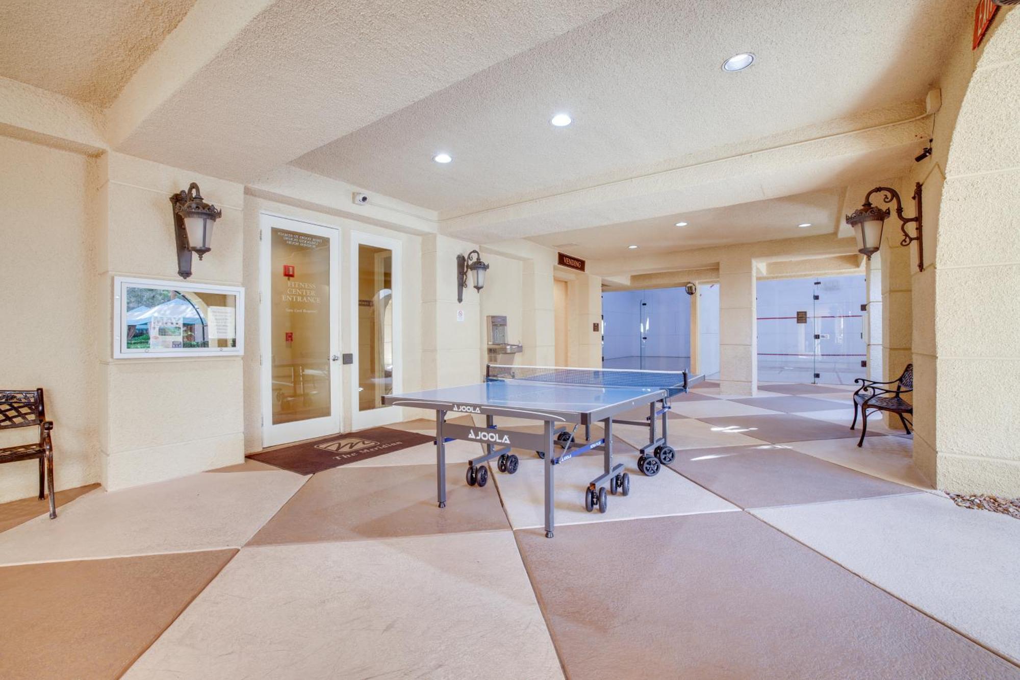 Walk To Vegas Strip Modern With Patio!